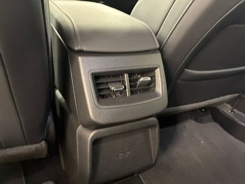 Certified 2025 Chevrolet Equinox EV LT w/ Convenience Package FWD image 19