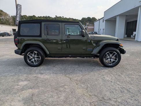Used 2024 Jeep Wrangler Unlimited w/ Convenience Group image 2