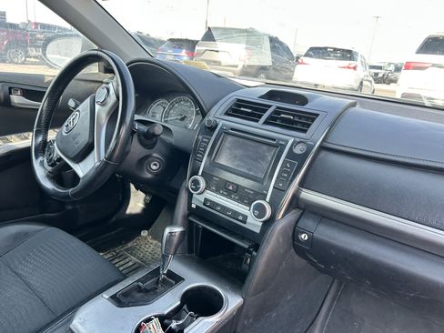 Used 2013 Toyota Camry SE FWD image 13