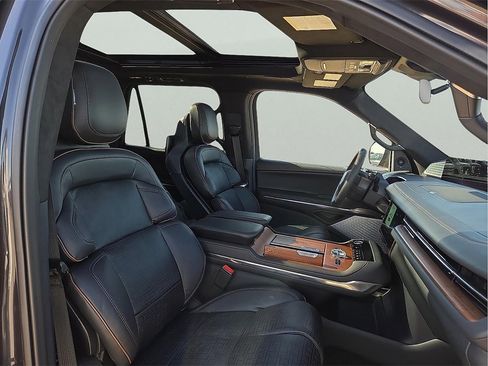 New 2026 Lincoln Navigator L Black Label image 10