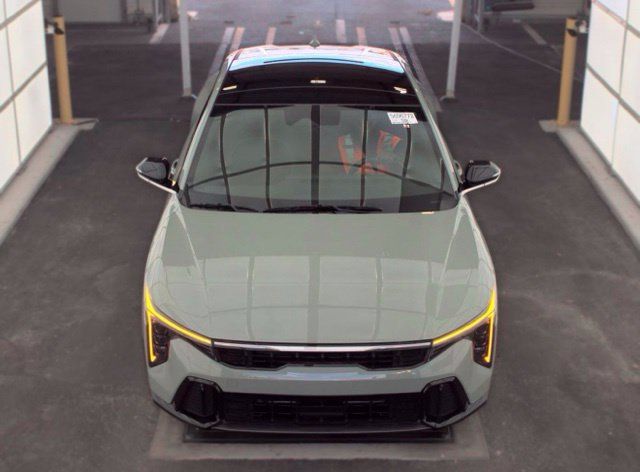 Used 2025 Kia K4 EX w/ GT-Line Sunroof Package FWD image 2