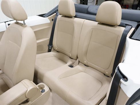 Used 2013 Volkswagen Beetle TDI FWD image 10