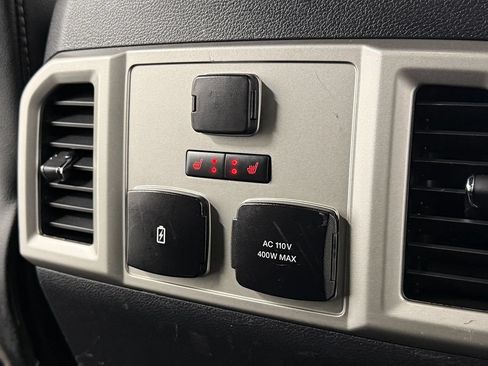 Used 2019 Ford F150 Lariat w/ Equipment Group 502A Luxury AWD/4WD image 29