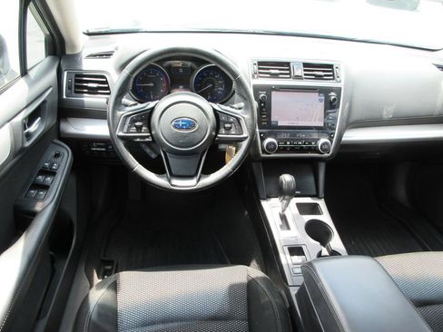 Used 2019 Subaru Outback 2.5i Premium w/ Popular Package #2 AWD/4WD image 15
