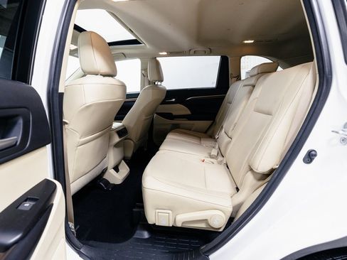 Used 2018 Toyota Highlander Limited image 21