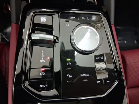 New 2026 BMW 530i xDrive w/ M Sport Package AWD/4WD image 26