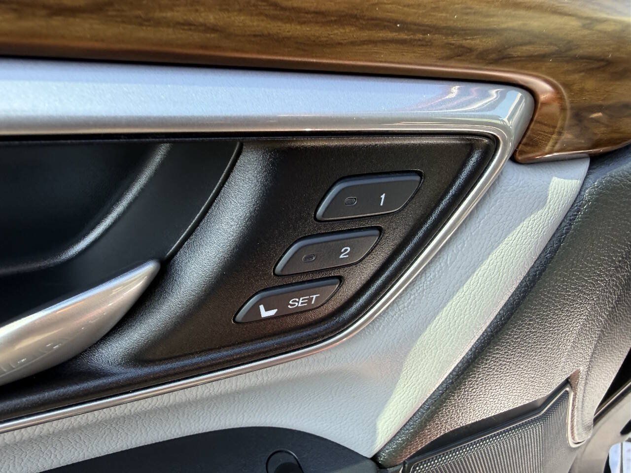 Used 2017 Honda CR-V Touring image 15