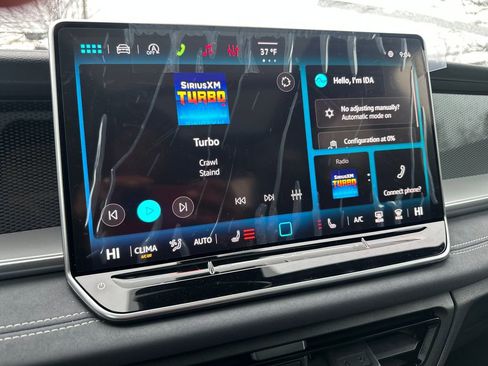 New 2026 Volkswagen Tiguan SE R-Line image 9