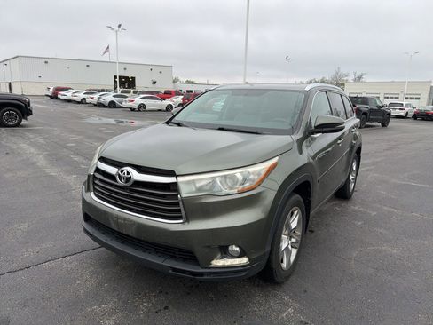 Used 2015 Toyota Highlander Limited AWD/4WD image 2