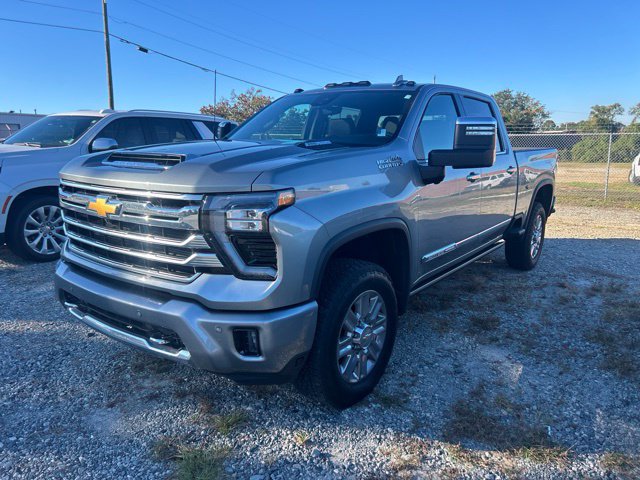 Used 2024 Chevrolet Silverado 2500 High Country w/ High Country Premium Package AWD/4WD image 1