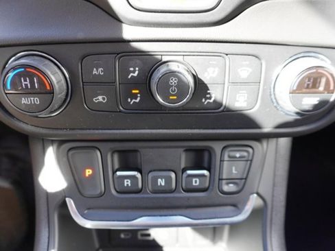 Used 2021 GMC Terrain SLT w/ Infotainment Package II image 29