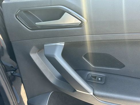 Used 2018 Volkswagen Tiguan SE w/ Panoramic Sunroof Package AWD/4WD image 40
