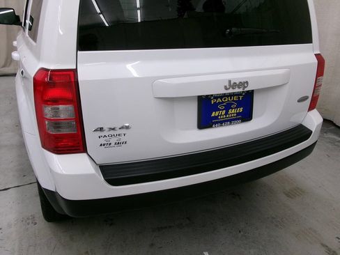 Used 2012 Jeep Patriot Latitude w/ Sun/Sound Group AWD/4WD image 8