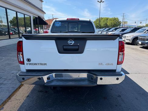 Used 2016 Nissan Frontier SL AWD/4WD image 8