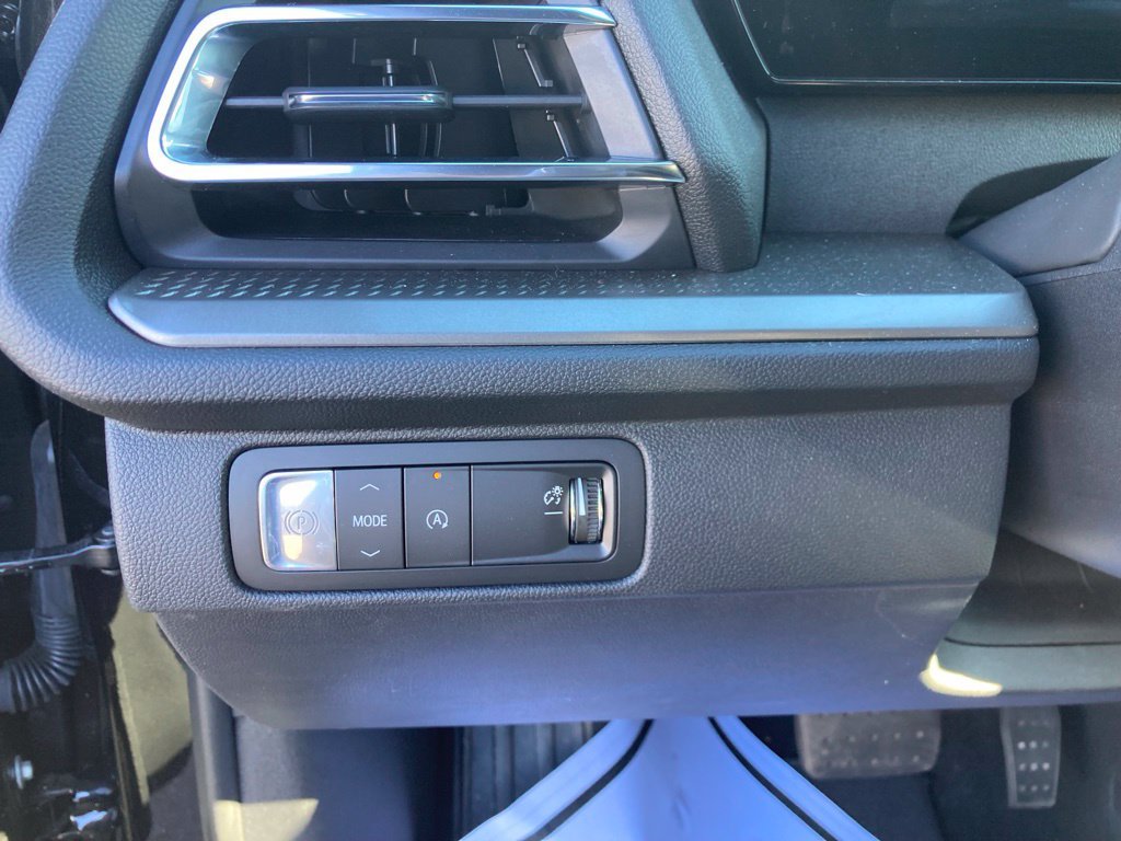 Used 2026 Chevrolet Traverse LT w/ Midnight/Sport Edition FWD image 18
