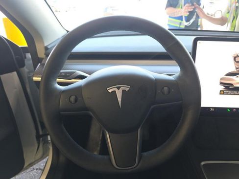Used 2025 Tesla Model Y Long Range image 6