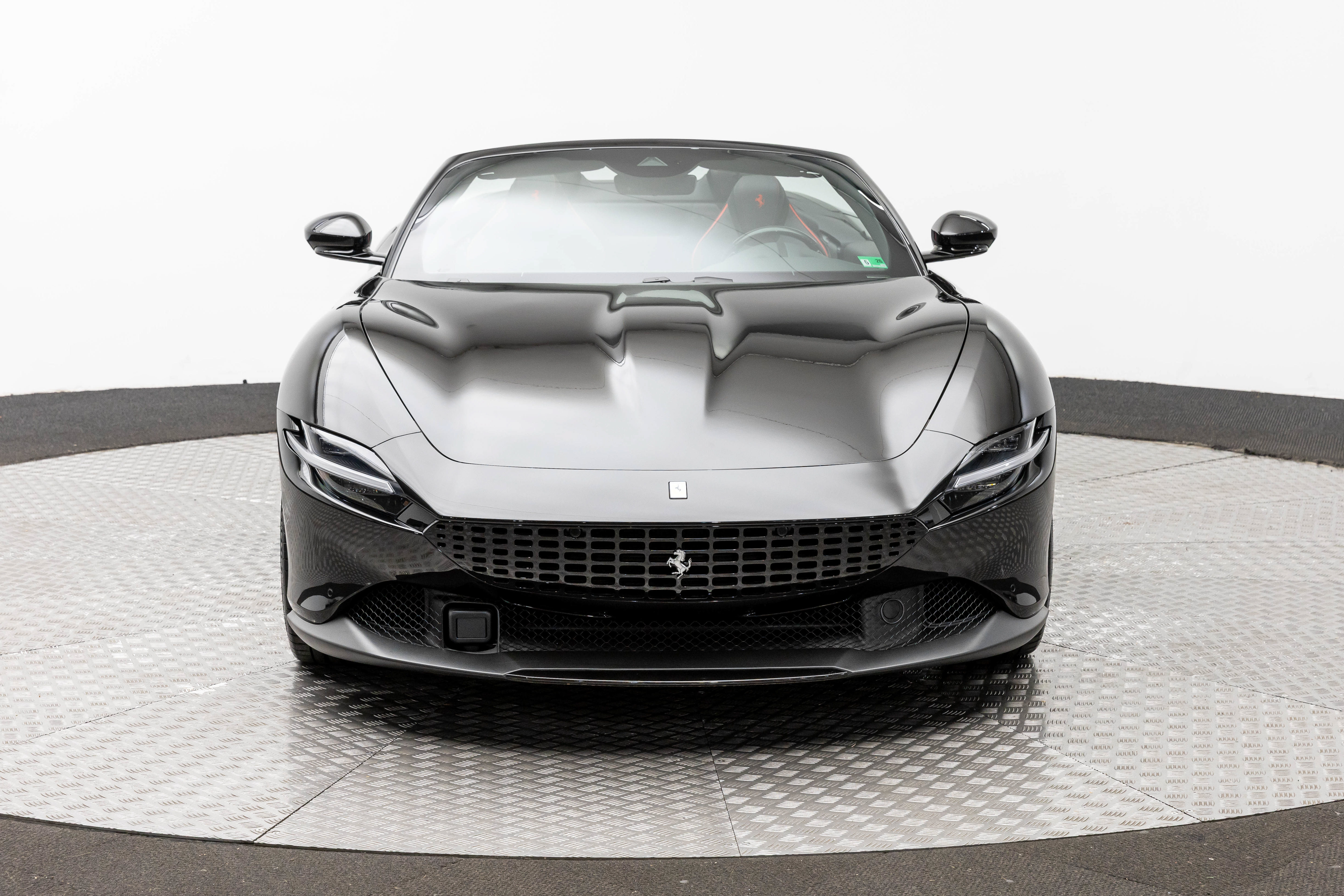 Certified 2025 Ferrari Roma Spider RWD image 10