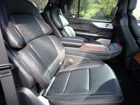 New 2025 Lincoln Navigator Black Label image 13