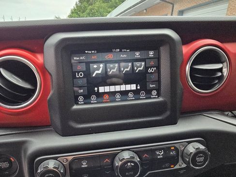 Used 2021 Jeep Wrangler Rubicon AWD/4WD image 16