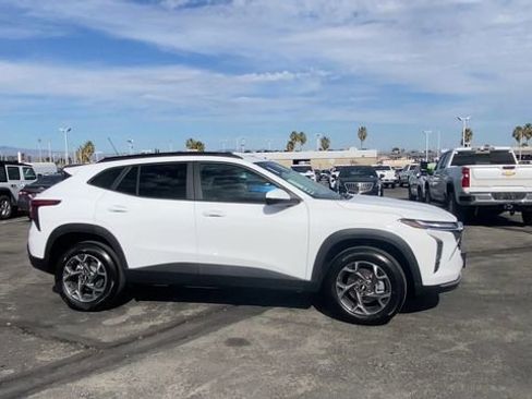 New 2026 Chevrolet Trax LT FWD image 9