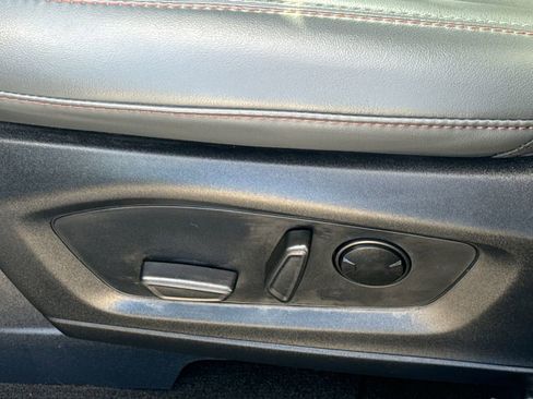 Used 2025 Ford Explorer Active w/ Active Comfort Package image 24