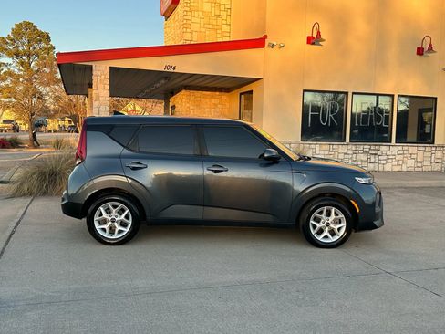 Used 2021 Kia Soul S image 6