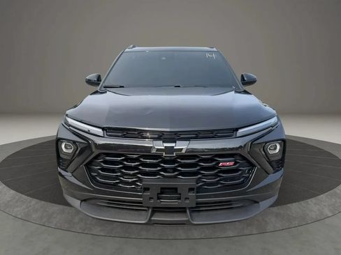 Used 2025 Chevrolet TrailBlazer RS w/ Convenience Package FWD image 2