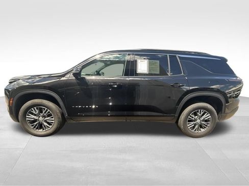 Used 2026 Chevrolet Traverse LT AWD/4WD image 3
