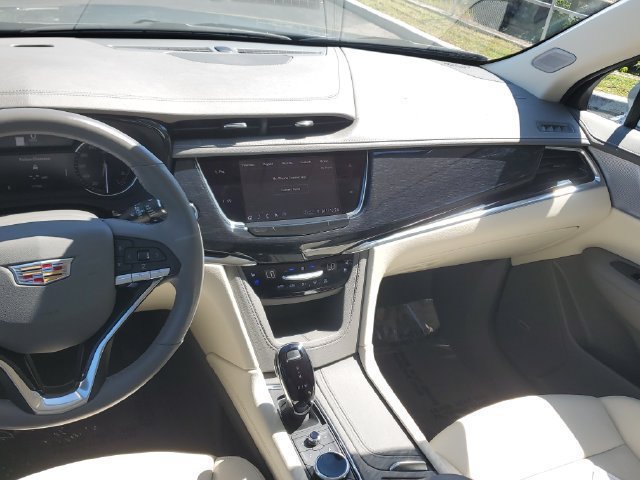 Certified 2024 Cadillac XT6 Premium Luxury w/ LPO, Premium Carpet Package FWD image 19