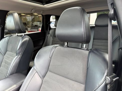 Used 2024 Mitsubishi Outlander SE Black Edition FWD image 13
