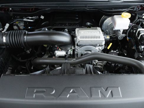 Used 2024 RAM 1500 Laramie AWD/4WD image 31