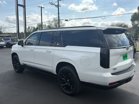 Used 2023 Cadillac Escalade ESV Sport Platinum w/ LPO, ONYX Package image 9