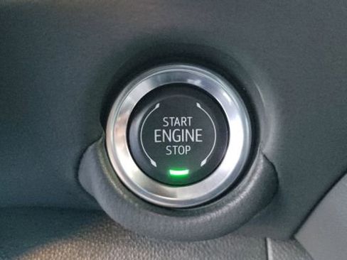 Used 2025 Chevrolet Suburban Premier image 20