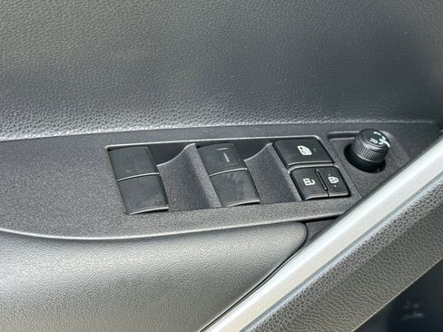 Certified 2025 Toyota Corolla Cross XLE image 13