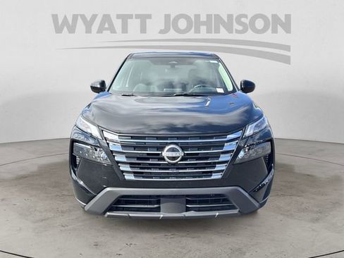 Used 2025 Nissan Rogue SV image 8