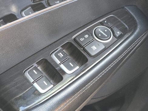 Used 2020 Kia Sorento L FWD image 22