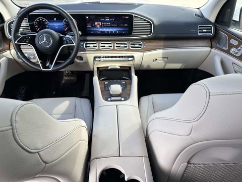 Certified 2025 Mercedes-Benz GLS 450 4MATIC image 15