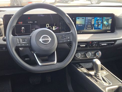 New 2026 Nissan Kicks S image 18