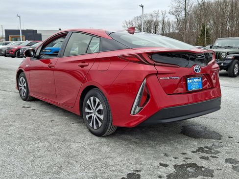 Used 2022 Toyota Prius Prime XLE image 4