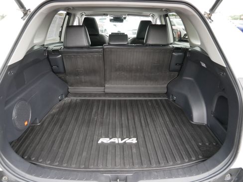 Used 2021 Toyota RAV4 XLE Premium AWD/4WD image 18