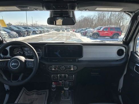Used 2025 Jeep Wrangler Willys 4xe image 27