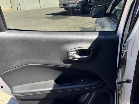 Used 2019 Jeep Compass Sport image 19