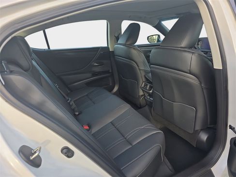 New 2025 Lexus ES 350 Luxury image 11