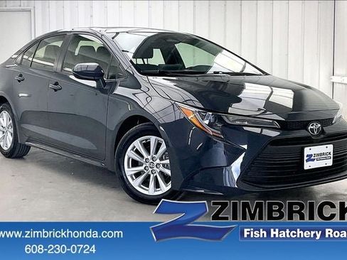 Used 2023 Toyota Corolla LE w/ LE Premium Package FWD image 1