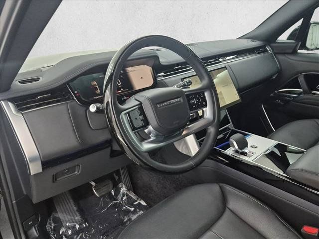 Certified 2025 Land Rover Range Rover SE AWD/4WD image 10