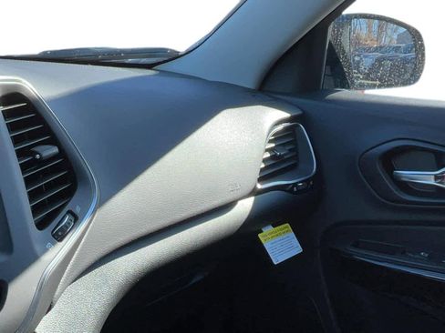 New 2023 Jeep Cherokee Altitude Lux w/ Lux Elite Package image 18