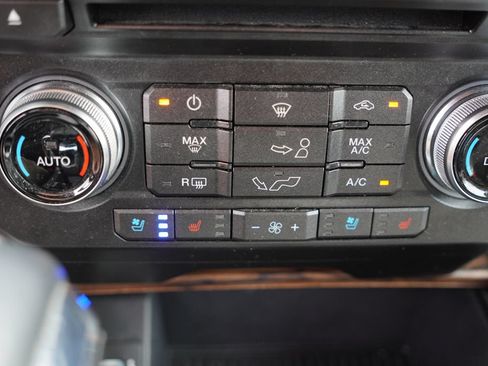 Used 2018 Ford F150 Lariat w/ Equipment Group 502A Luxury AWD/4WD image 7