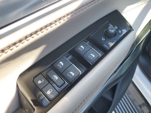 Used 2023 Jeep Grand Wagoneer L 4WD image 28