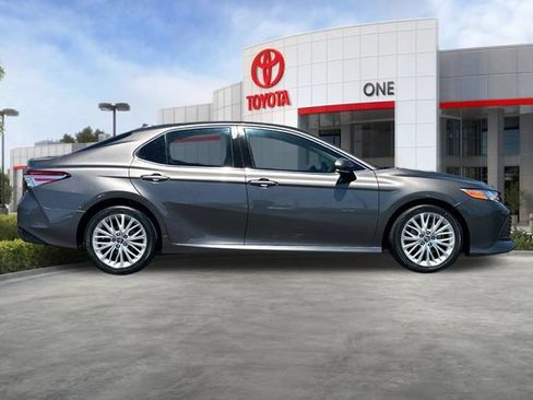 Used 2018 Toyota Camry XLE w/ Audio Package FWD image 3