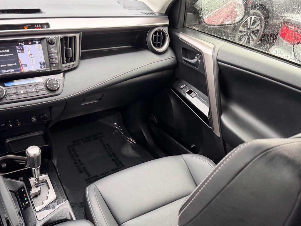 Used 2018 Toyota RAV4 Limited AWD/4WD image 19